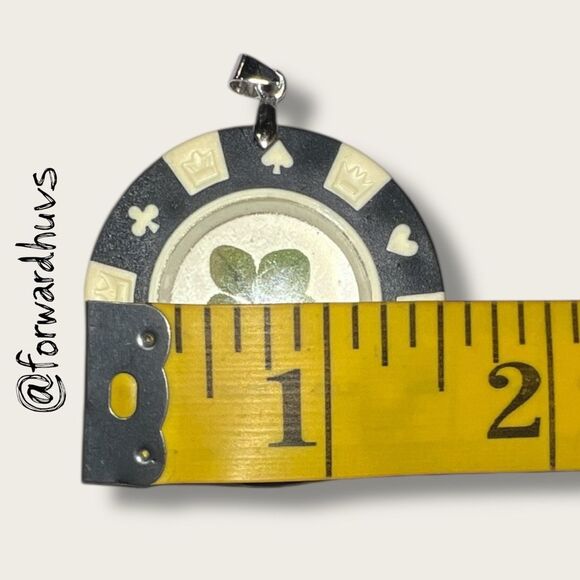 Poker Chip Pendant – Preserved Four-Leaf Clover – 925 Bail - Picture 6 of 8